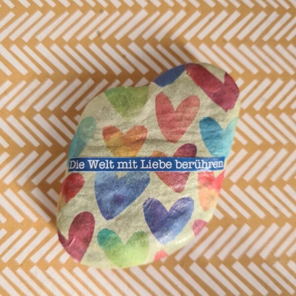 Stein "Die Welt mit Liebe berühren" – Bild 2