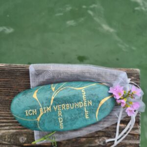ich bin verbunden auf einem Attersee-Stein