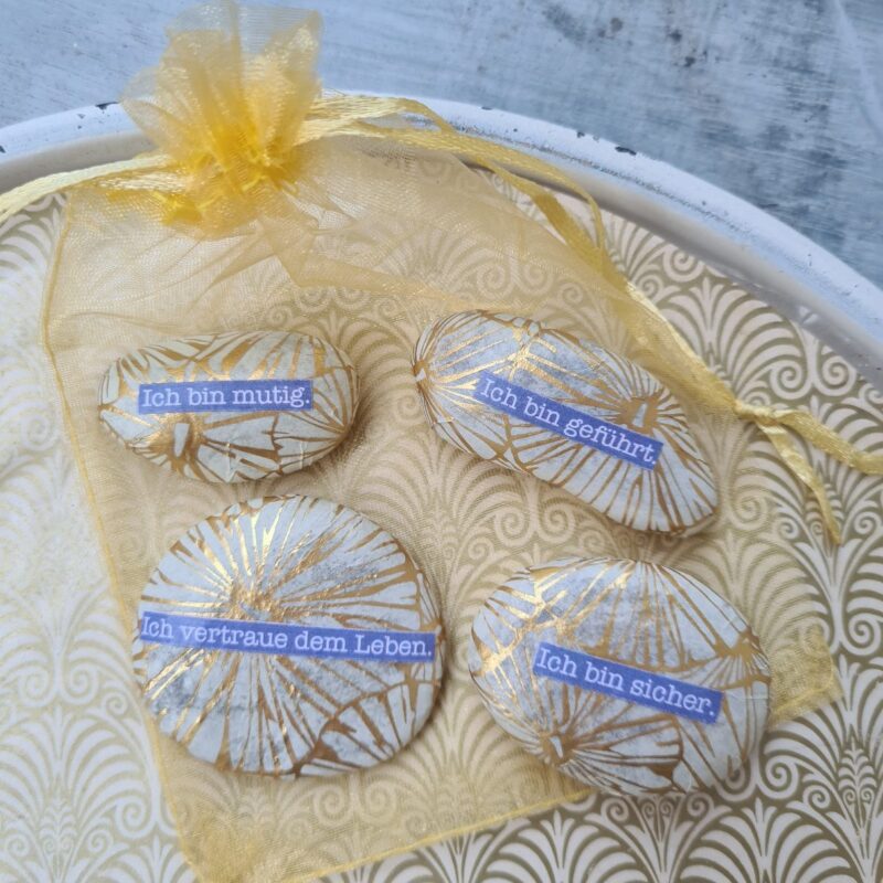 Mini-Steine-Set mit Affirmationen "Ich vertraue dem Leben, ich bin sicher,..."