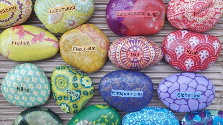 Bunte Motivkompass Steine